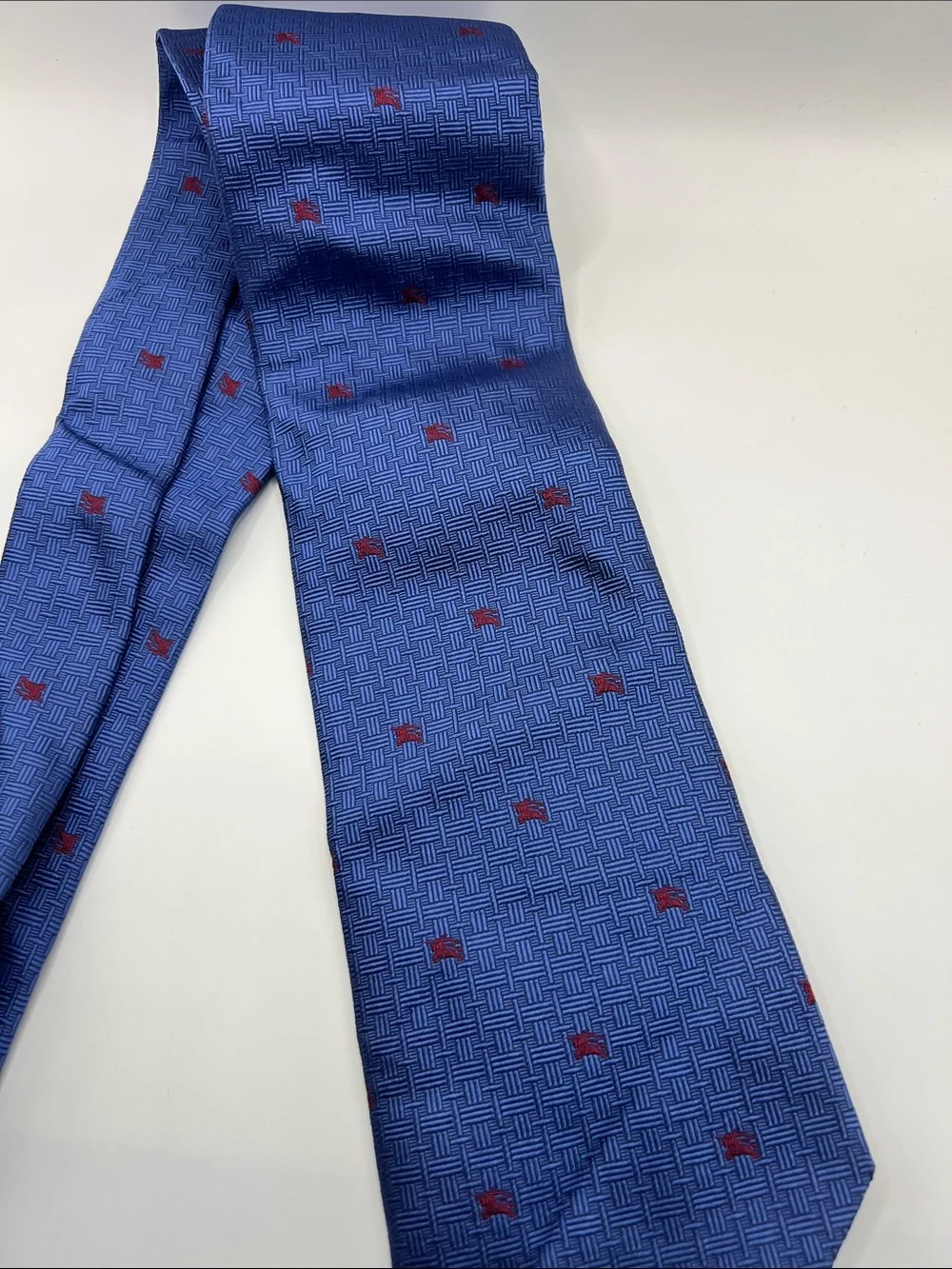 503. Men's Burberry Blue Patterned Tie with Red Accents